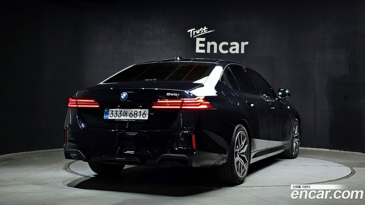 BMW 5-Series 520i M Sport, 2025