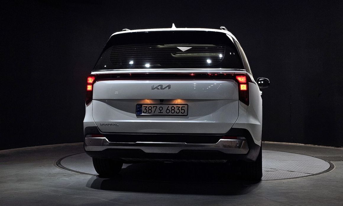Kia Carnival 9-Seater Noblesse, 2024