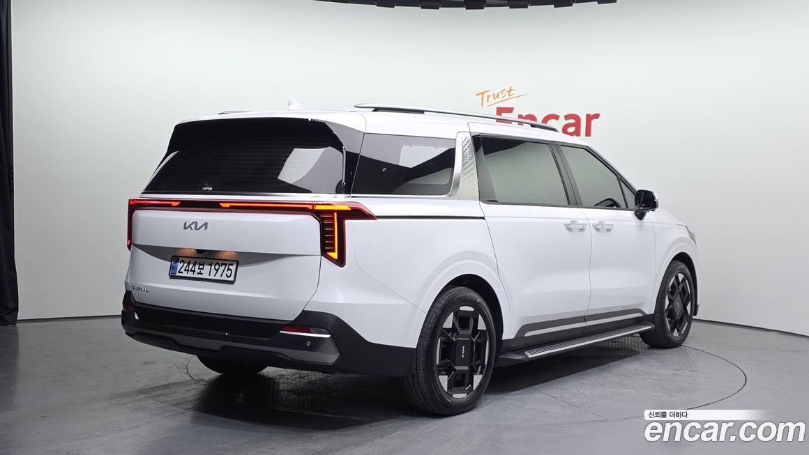 Kia Carnival 9-Seater Noblesse, 2024