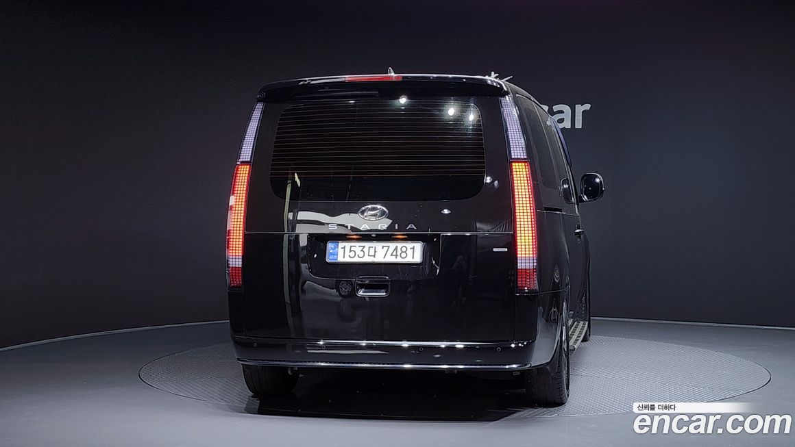 Hyundai Staria 4WD Lounge 9-Seater, 2024