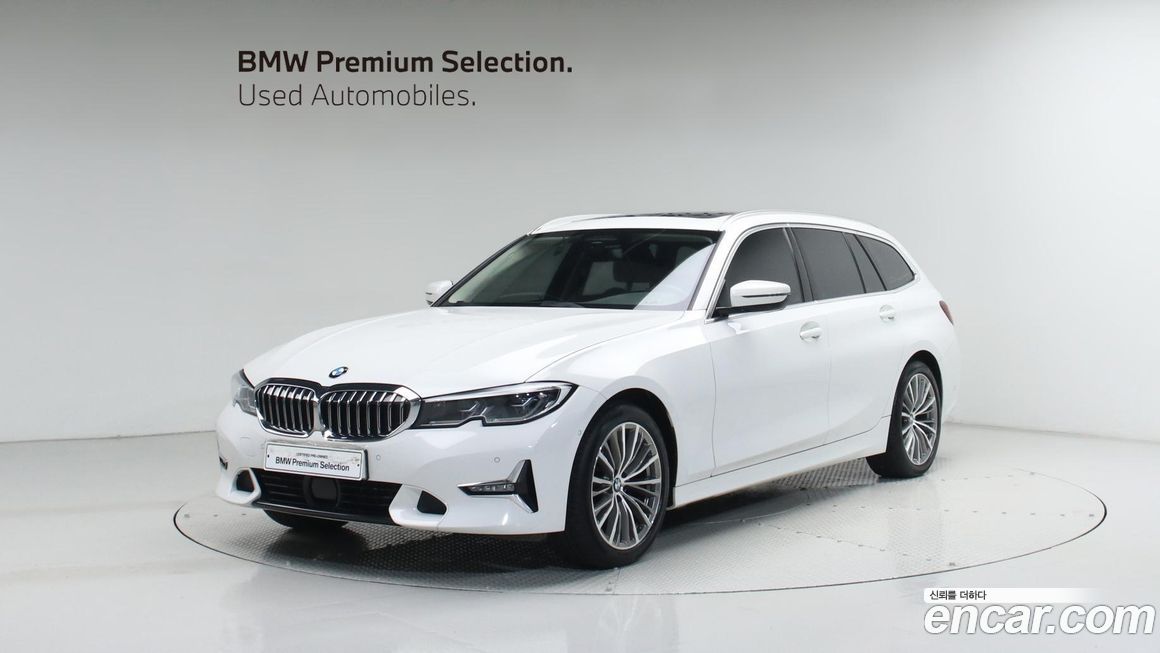 BMW 3-Series 320i Touring Luxury, 2022