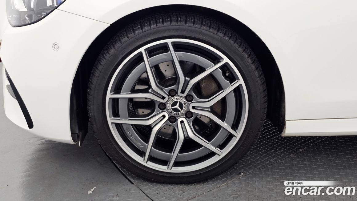 Mercedes-Benz E-Class E220d 4MATIC AMG Line, 2022