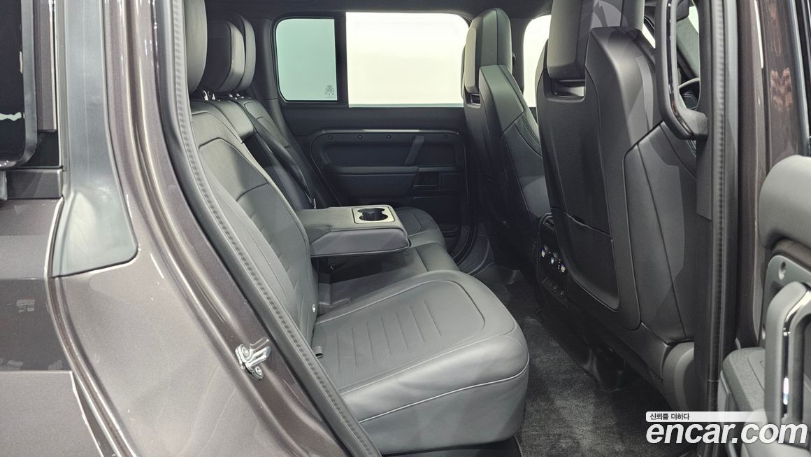 Land Rover Defender 110 P635 Octa, 2025