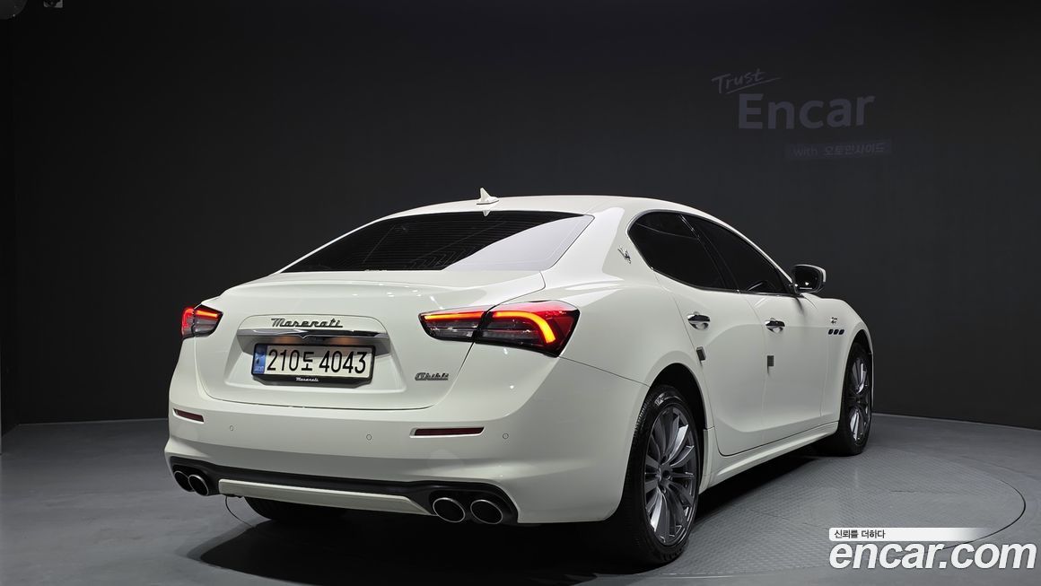 Maserati Ghibli 2.0 GT, 2022