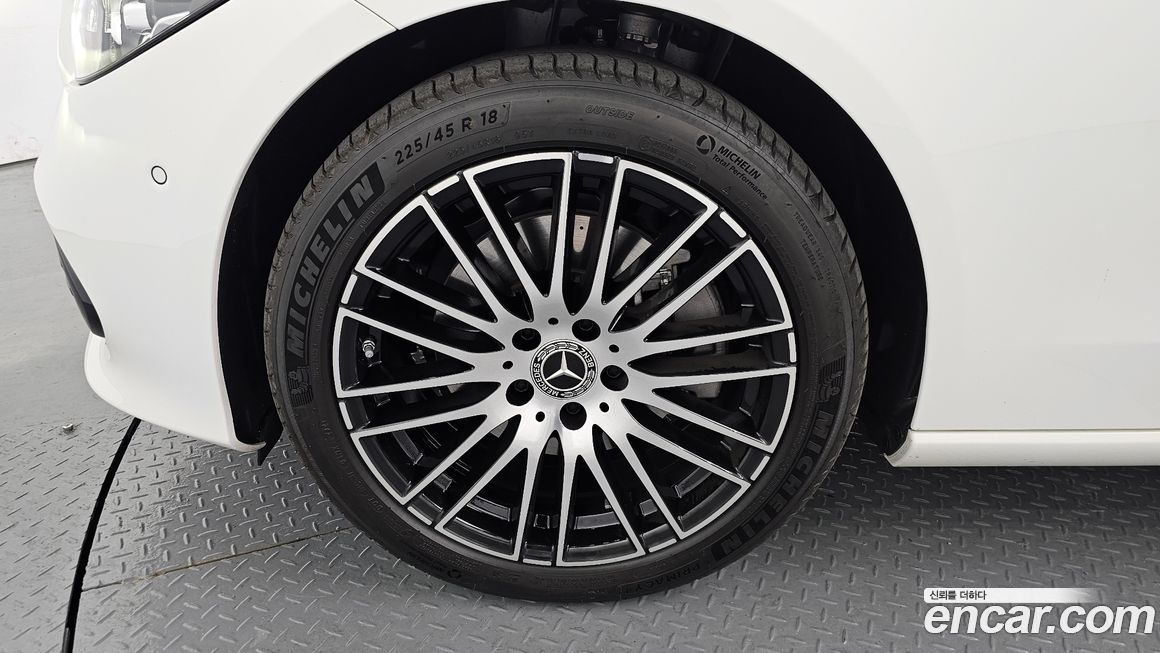Mercedes-Benz C-Class C200 Avantgarde, 2025