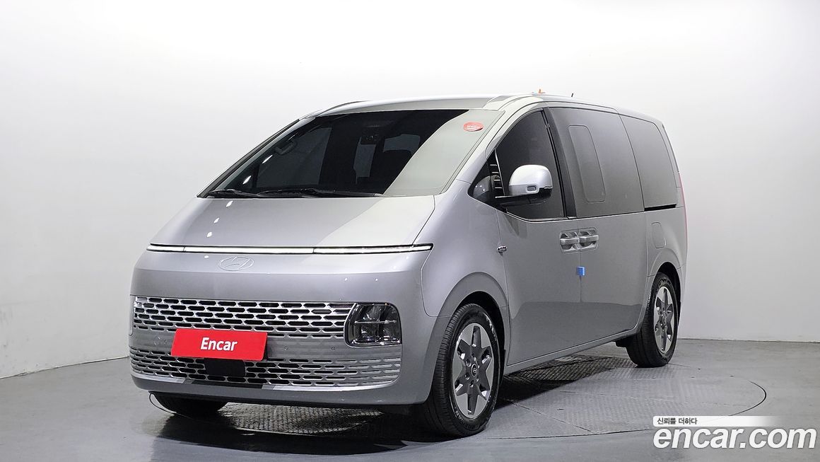 Hyundai Staria Tourer 9-Seater, 2025