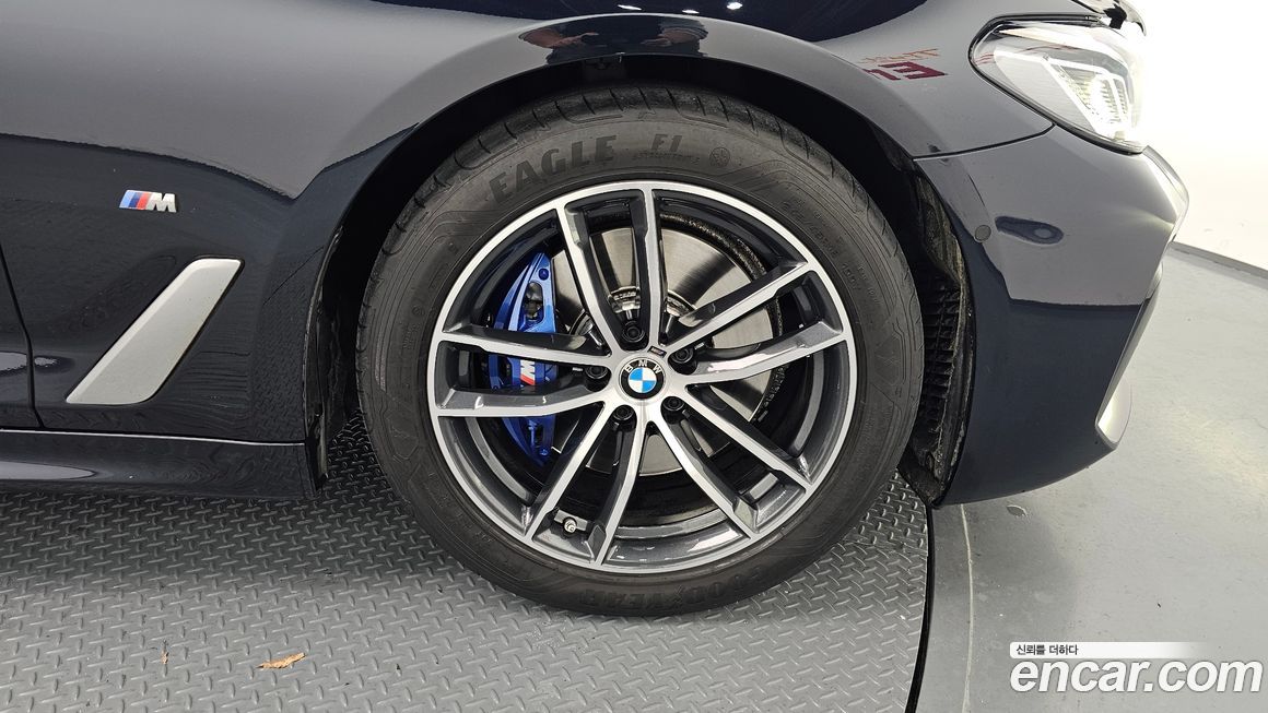 BMW 5-Series 520i M Sport, 2022