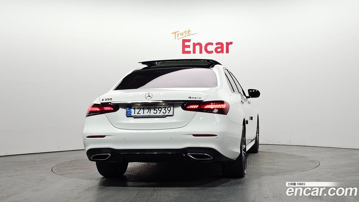 Mercedes-Benz E-Class E350 4MATIC AMG Line, 2023