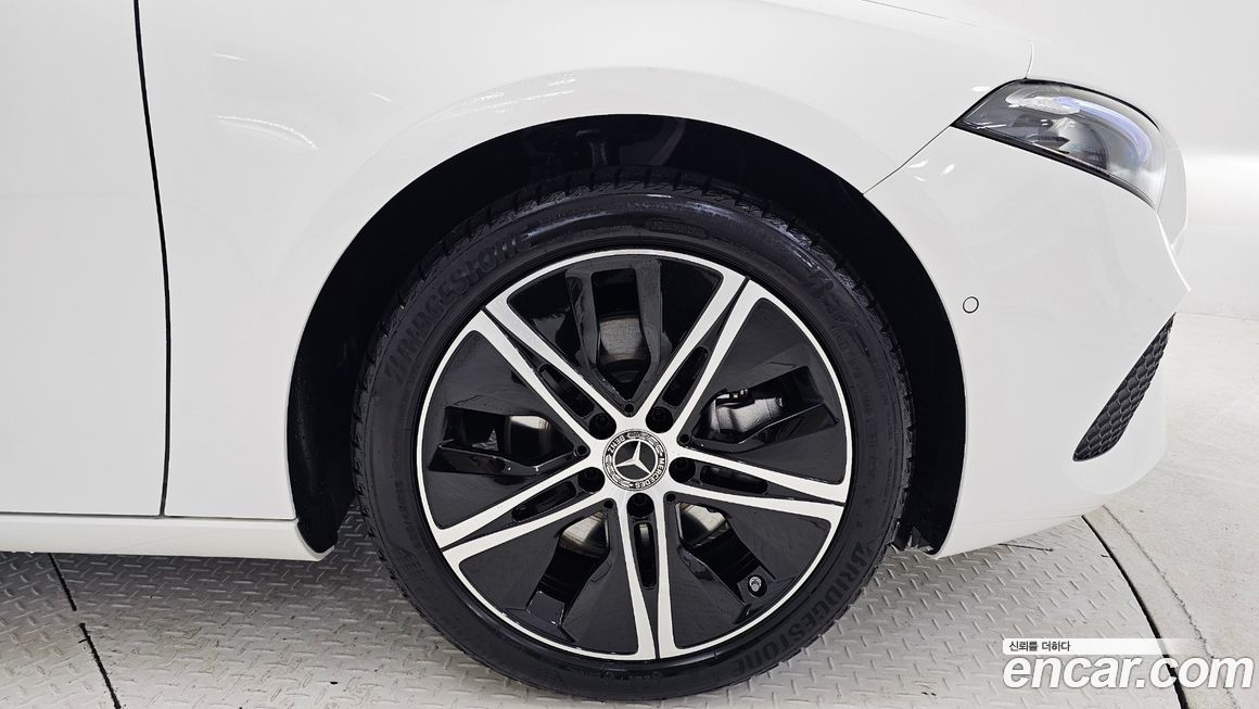 Mercedes-Benz A-Class A220 Sedan, 2026