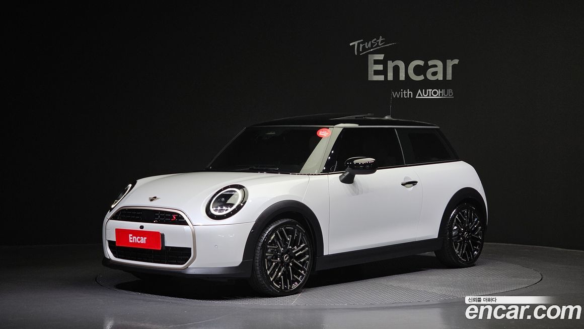 Mini Cooper Favoured, 2025