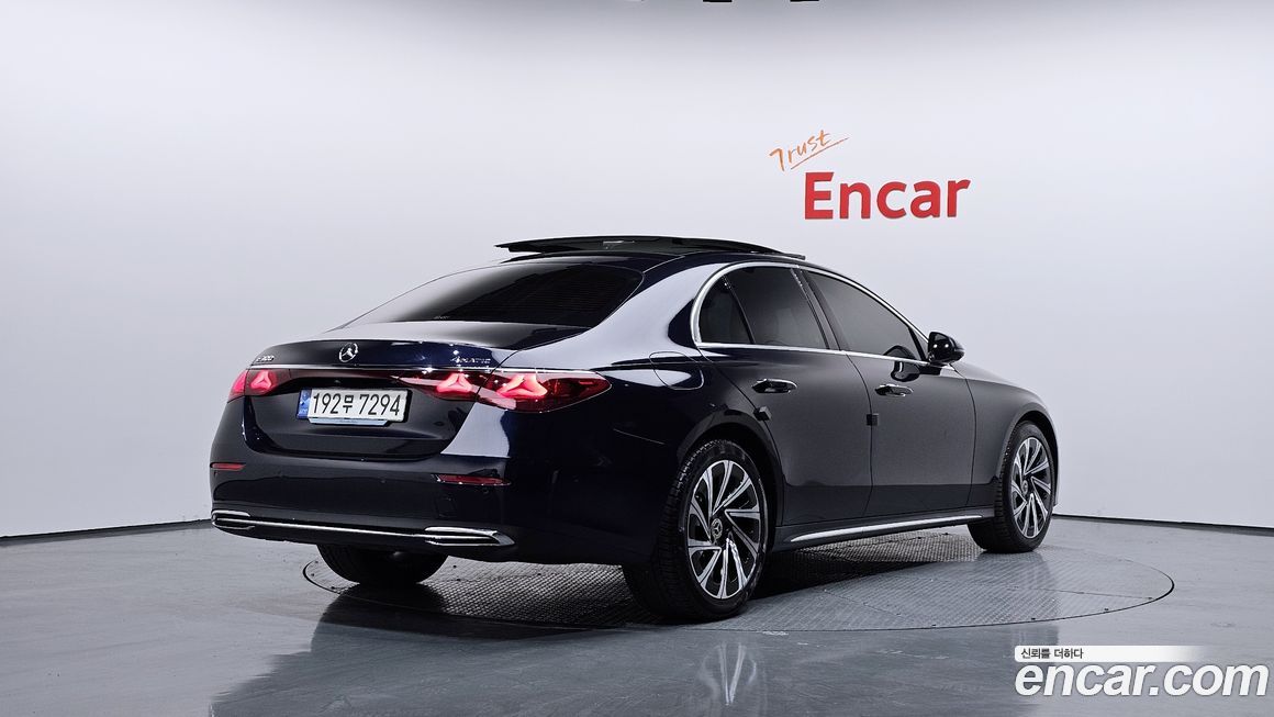 Mercedes-Benz E-Class E300 4MATIC Exclusive, 2024