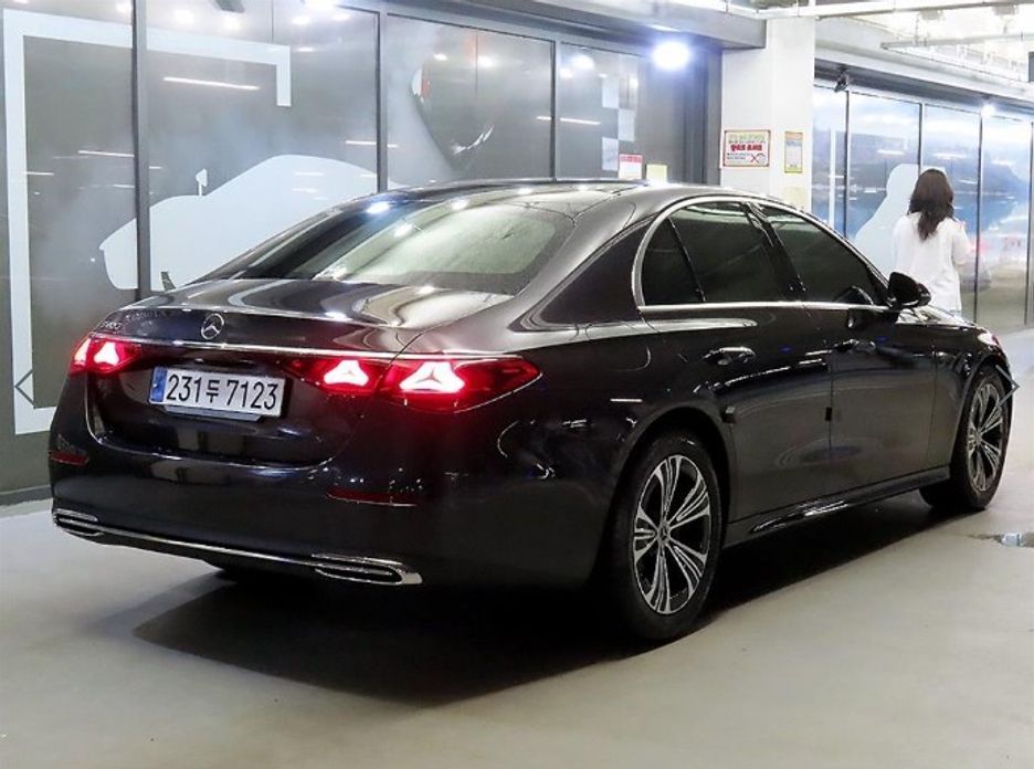 Mercedes-Benz E-Class E200 Avantgarde, 2024