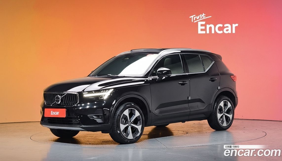 Volvo XC40 B4 Ultra Bright, 2025
