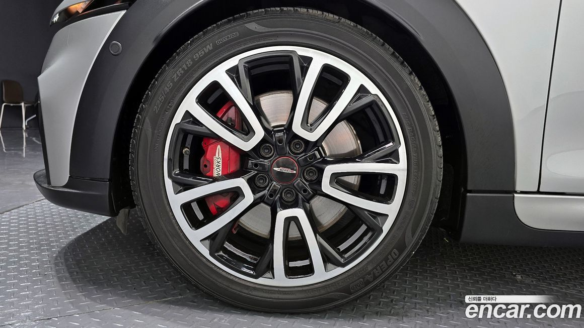 Mini Cooper JCW, 2024