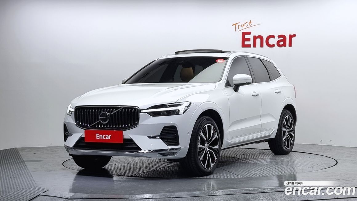 Volvo XC60 B6 Ultra Bright, 2025