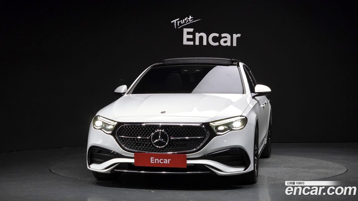 Mercedes-Benz E-Class E300 4MATIC AMG Line, 2024