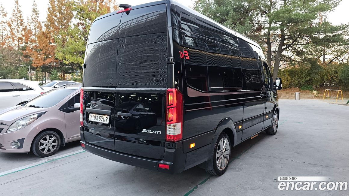 Hyundai Solati 15-seater, 2024