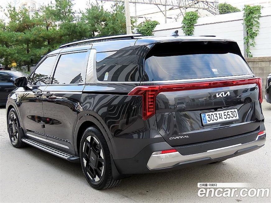 Kia Carnival 7-Seater Signature, 2024
