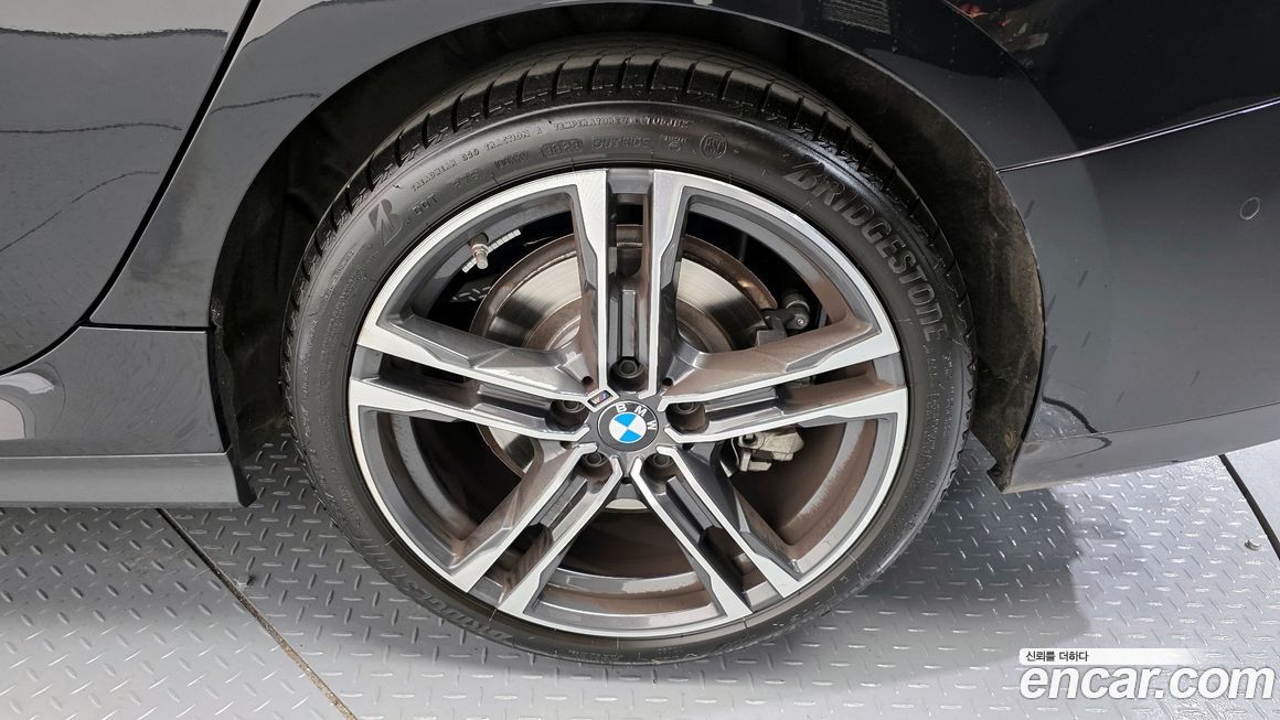 BMW 2-Series 220i M Sports, 2024