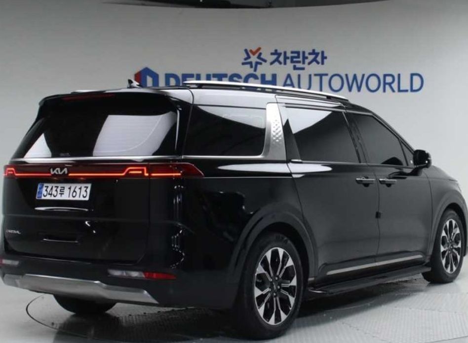 Kia Carnival 9-Seater Signature, 2023