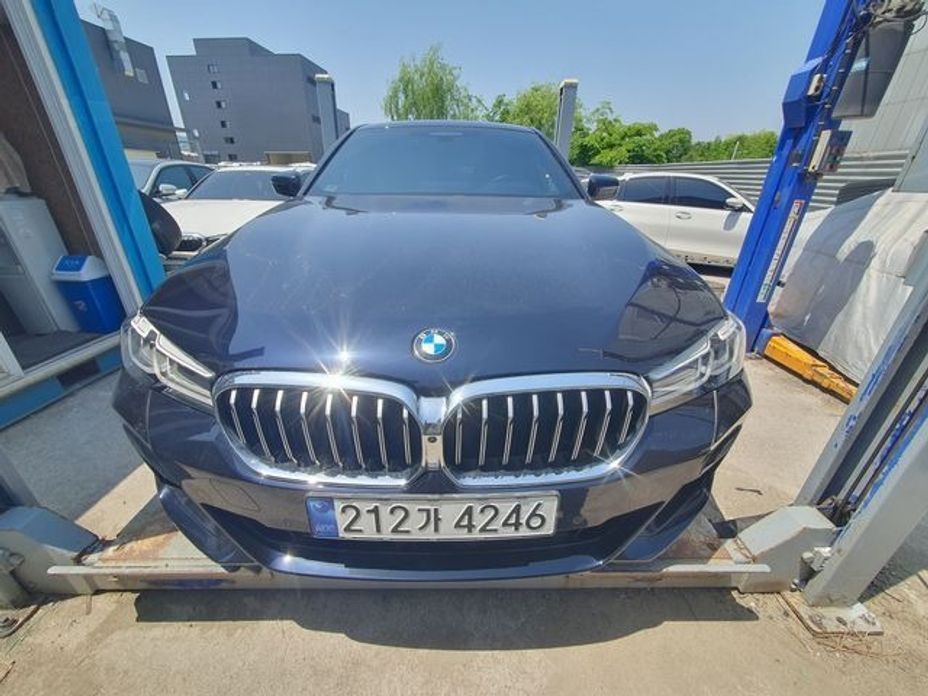BMW 5-Series 520i M Sport, 2023