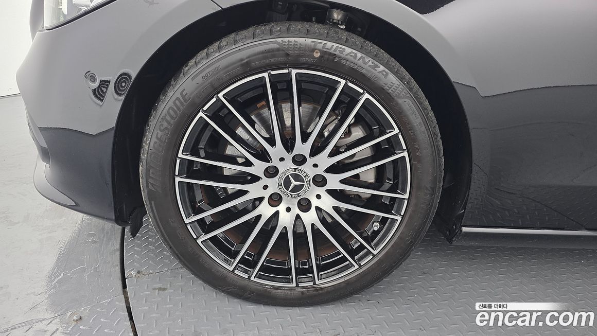 Mercedes-Benz C-Class C300 4MATIC Avantgarde, 2024