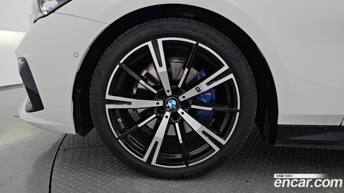 BMW 5-Series 530i xDrive M Sport, 2025