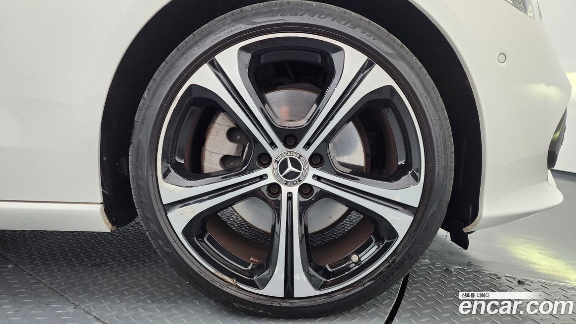 Mercedes-Benz C-Class C300 4MATIC Avantgarde, 2023