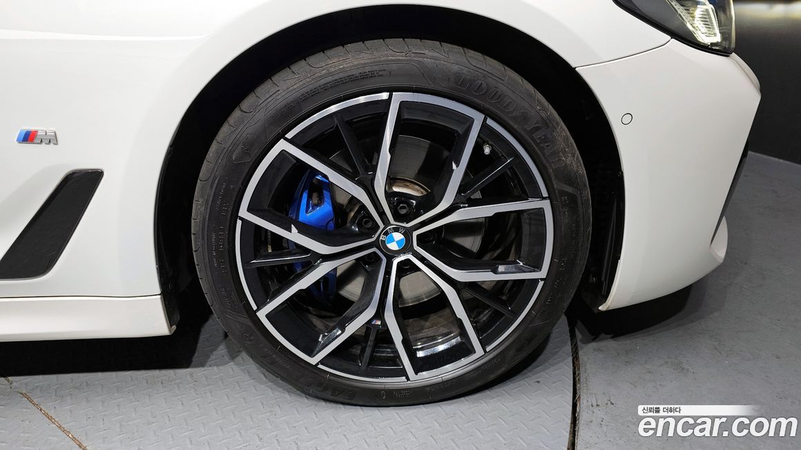 BMW 5-Series 530i M Sport Package, 2023