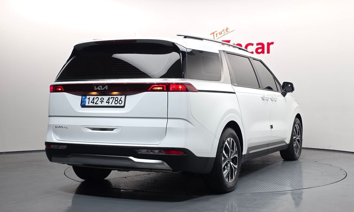 Kia Carnival 9-Seater Signature, 2023