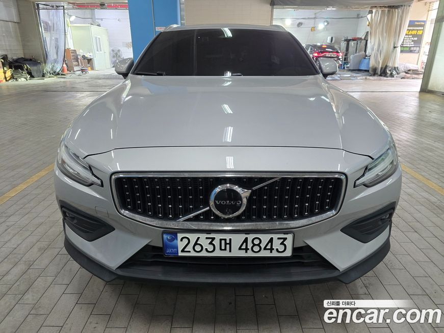 Volvo V60 B5 Ultra AWD, 2024