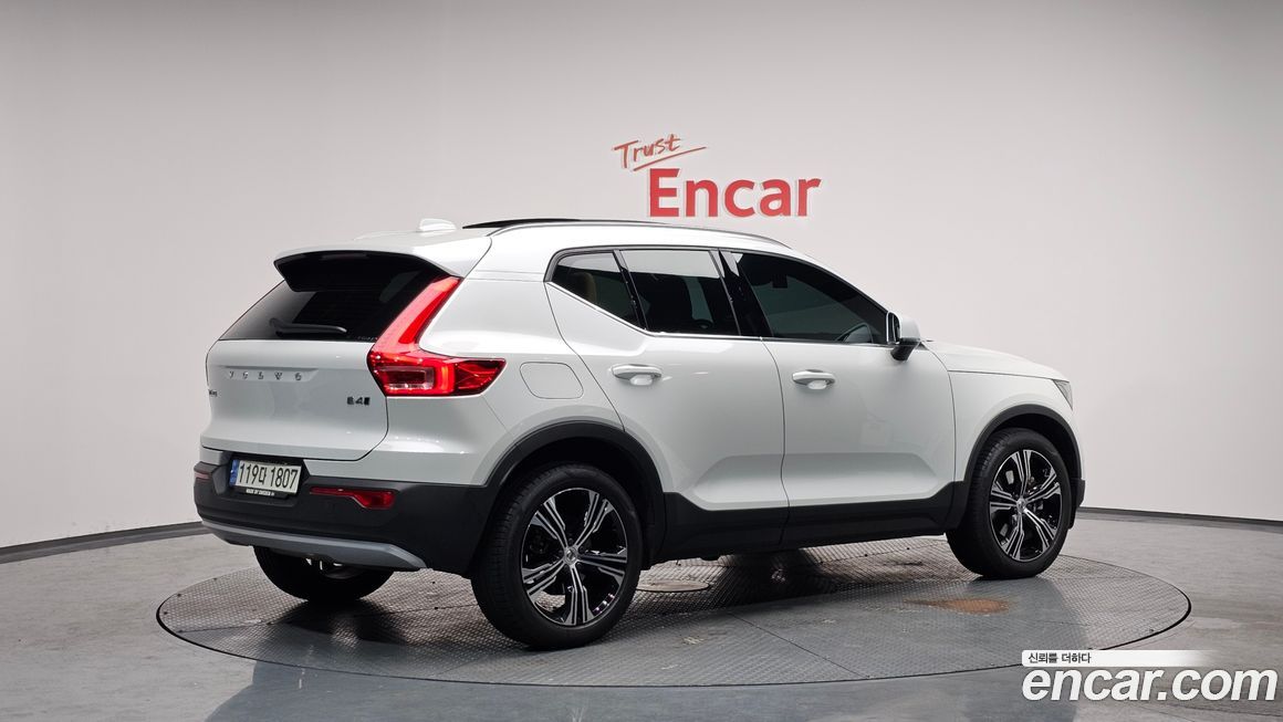 Volvo XC40 B4 Inscription, 2022