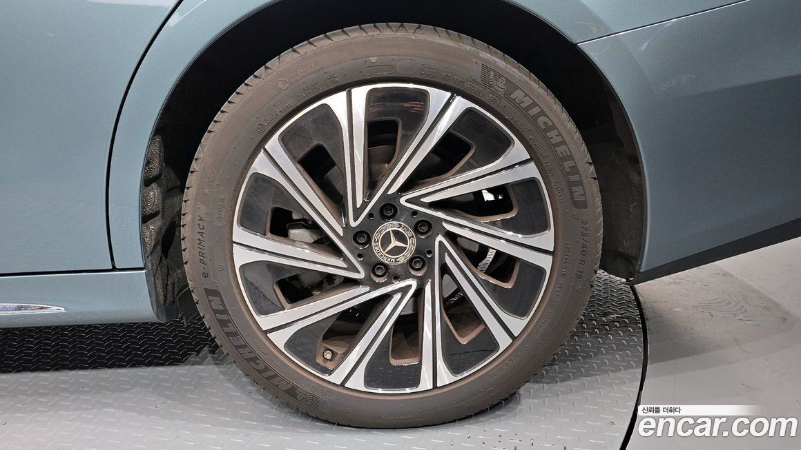 Mercedes-Benz E-Class E300 4MATIC Exclusive, 2024