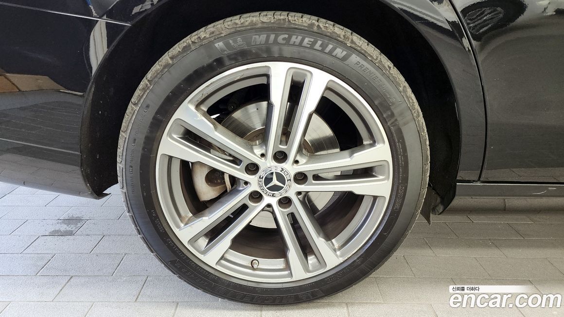 Mercedes-Benz E-Class E350 4MATIC Avantgarde, 2022