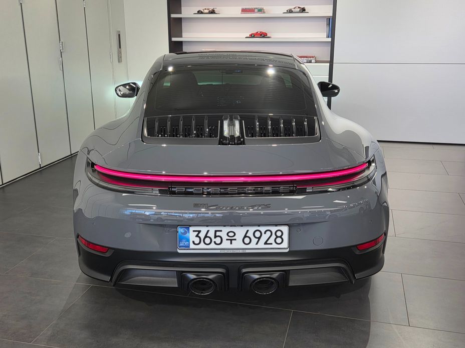 Porsche 911 Carrera GTS, 2025