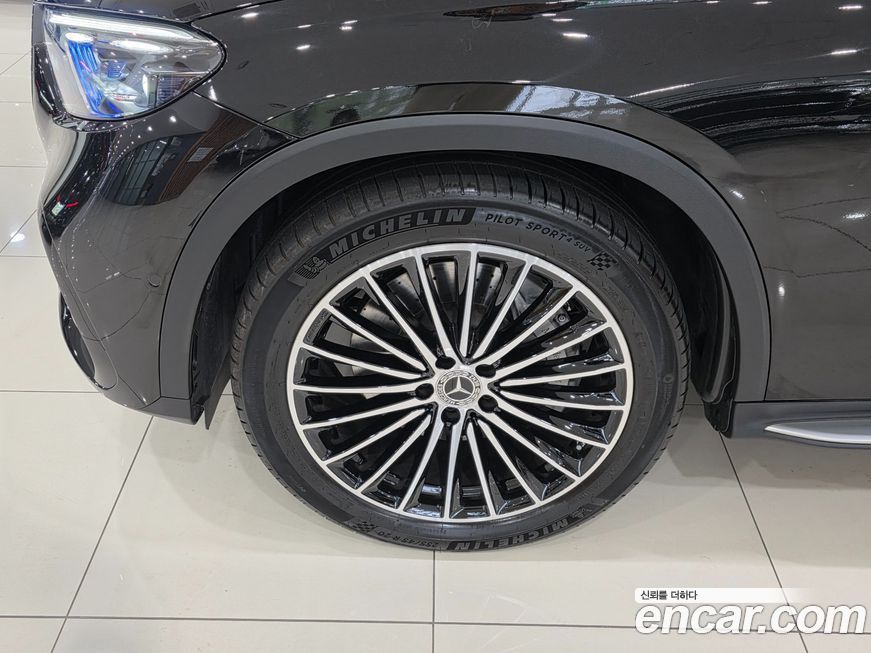 Mercedes-Benz GLC-Class GLC300 4MATIC AMG Line, 2025