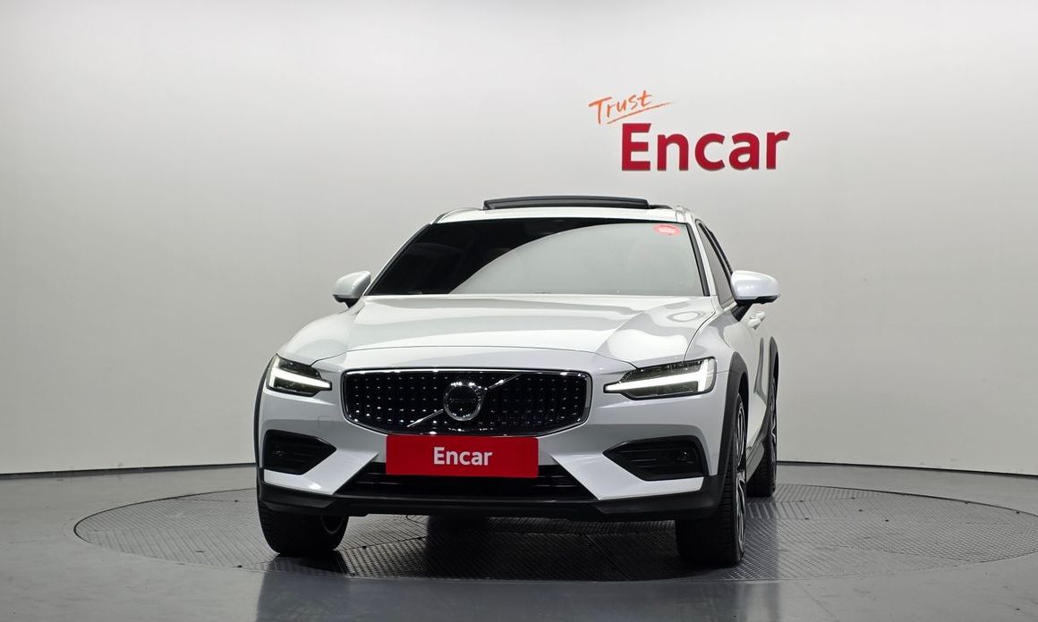 Volvo V60 B5 Ultimate AWD, 2023