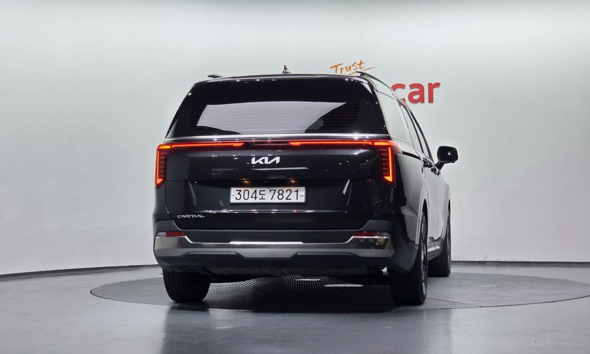 Kia Carnival 7-Seater Signature, 2024