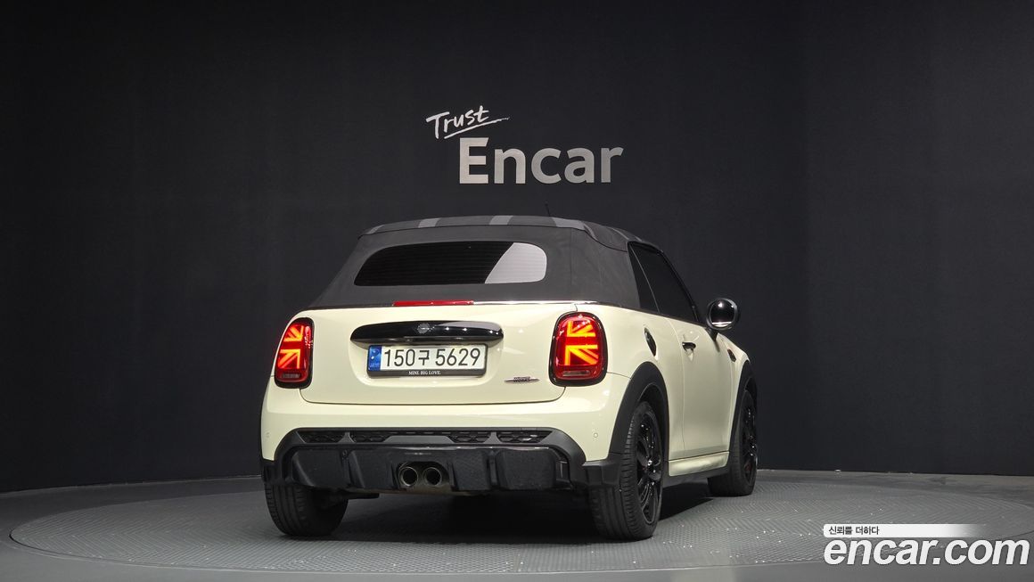 Mini Cooper Convertible JCW, 2022