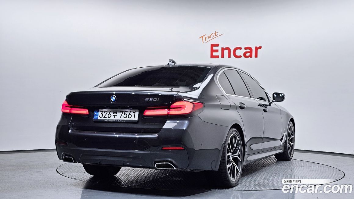 BMW 5-Series 530i M Sport Package, 2023