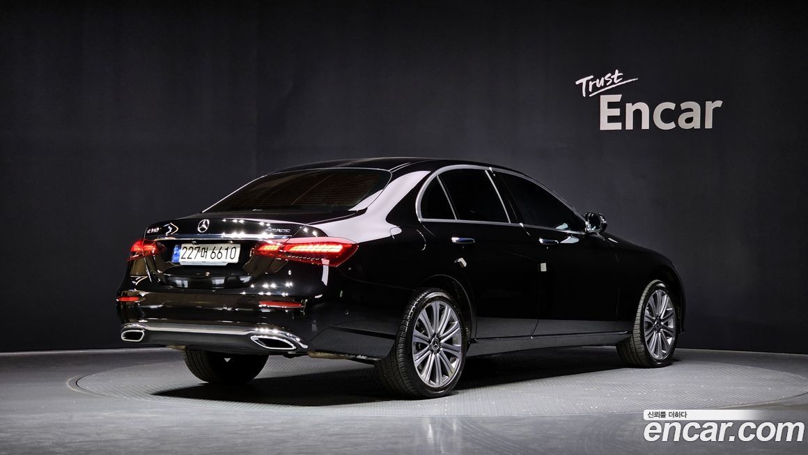 Mercedes-Benz E-Class E350 4MATIC Exclusive, 2023