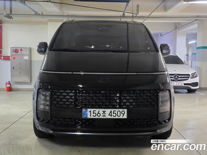 Hyundai Staria 4WD Lounge 7-Seater, 2025