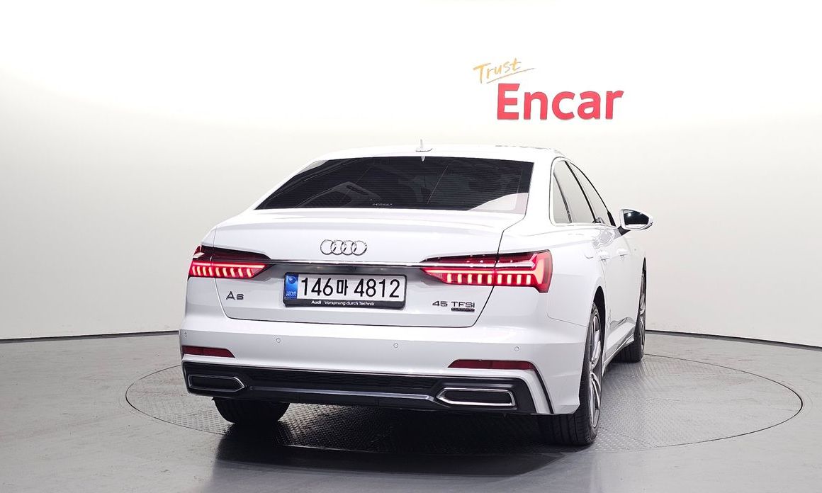 Audi A6 45 TFSI Quattro Premium, 2022