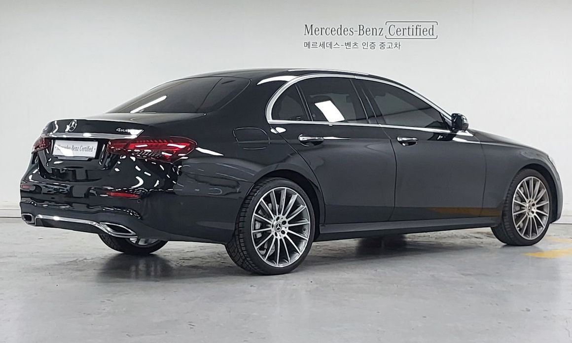Mercedes-Benz E-Class E350 4MATIC AMG Line, 2022