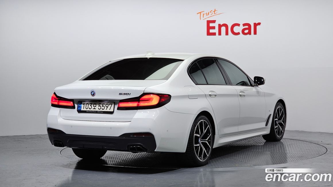 BMW 5-Series 530i M Sport Package, 2023