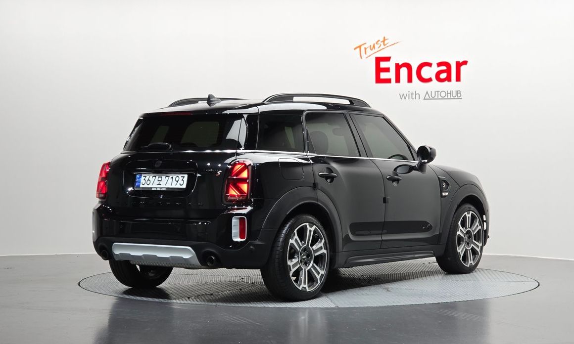 Mini Countryman ALL4 Classic Launch Pack, 2023
