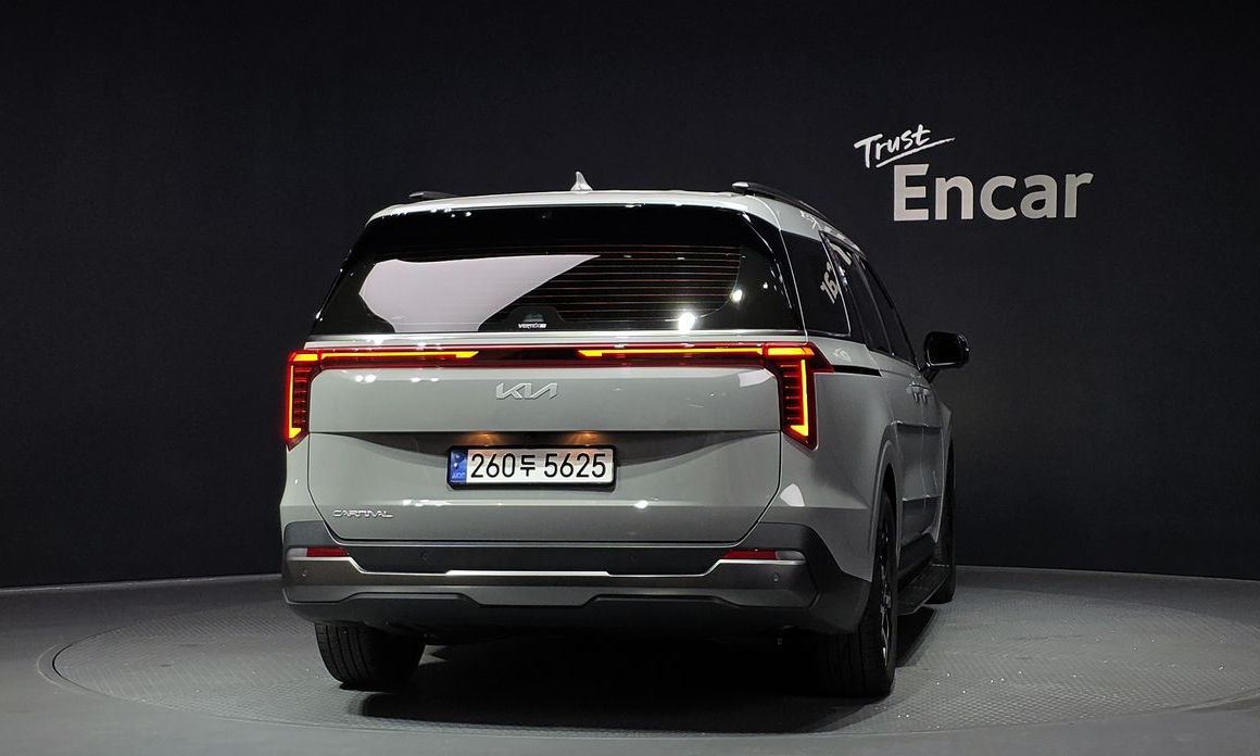 Kia Carnival 7-Seater Gravity, 2025