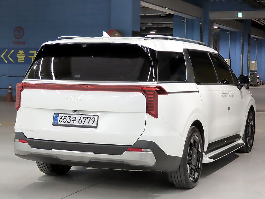 Kia Carnival 9-Seater Noblesse, 2024