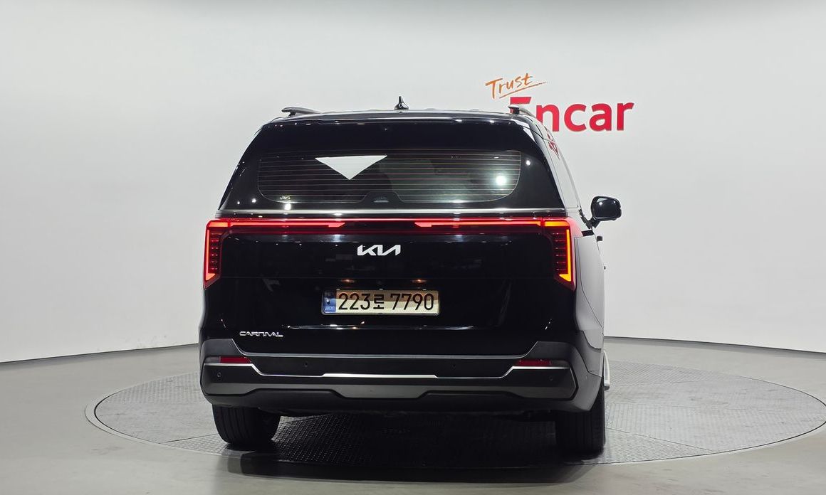 Kia Carnival 7-Seater Gravity, 2024