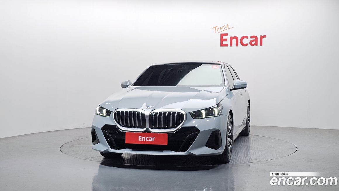 BMW 5-Series 530i xDrive M Sport, 2025